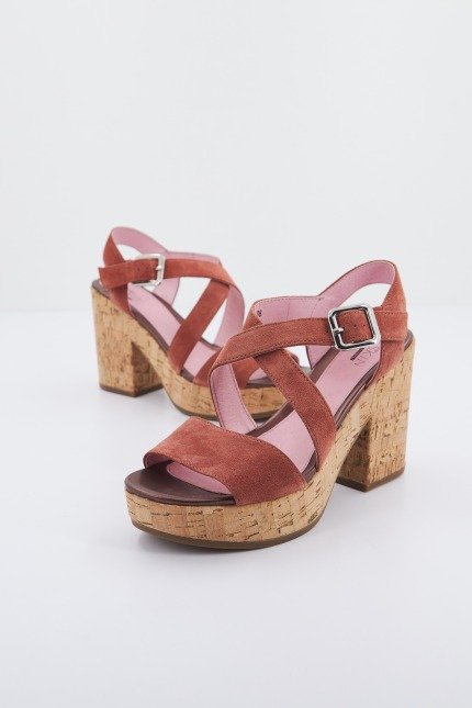 STONEFLY CAROL VELOUR en color BURDEOS (1)