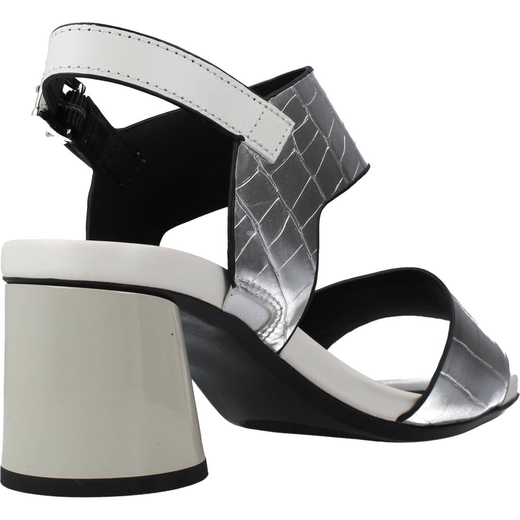 STONEFLY JENNY S.COCCO EMBOSSED en color PLATA (3)