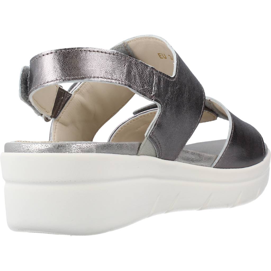STONEFLY AQUA III LAMINATED LTH en color PLATA (3)