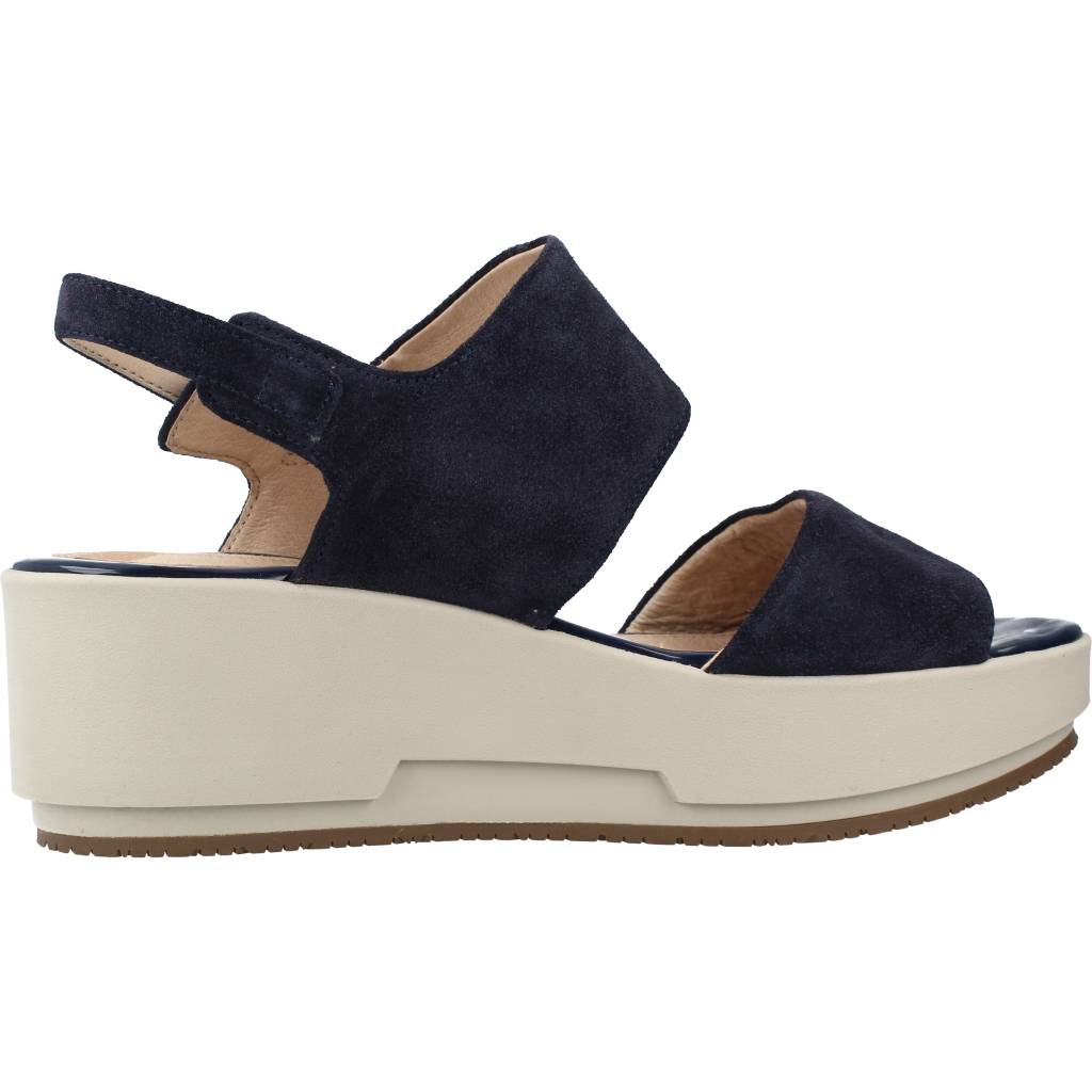 STONEFLY KETTY VELOUR en color AZUL (4)
