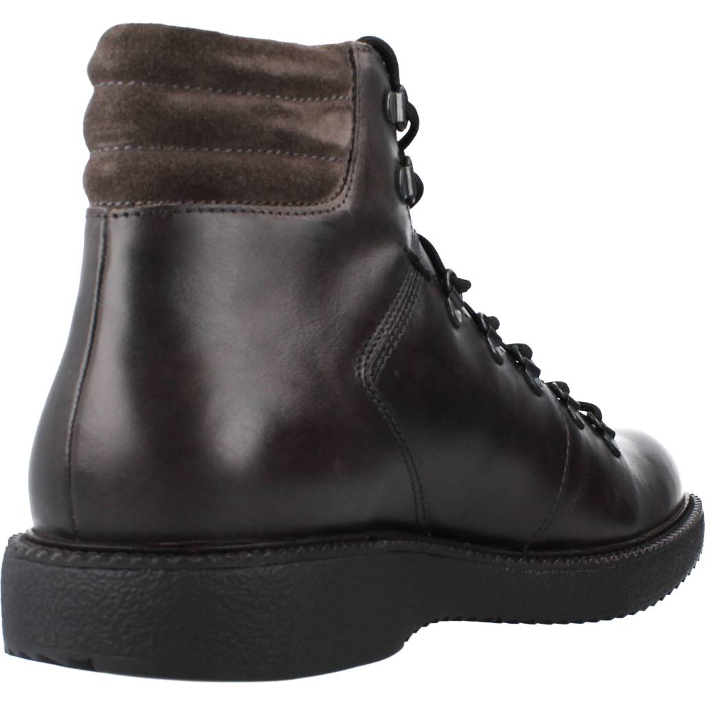STONEFLY MUSK HDRY CALF en color MARRON (3)