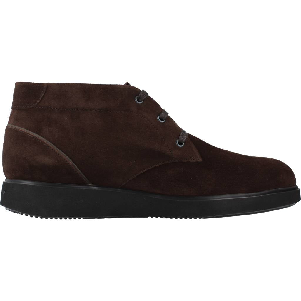 STONEFLY TOWN VELOUR en color MARRON (4)