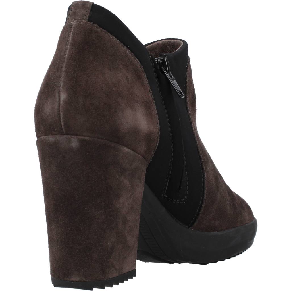 STONEFLY OPRAH VELOUR en color GRIS (3)