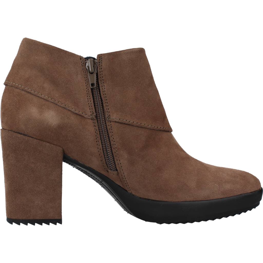 STONEFLY OPRAH VELOUR en color MARRON (4)