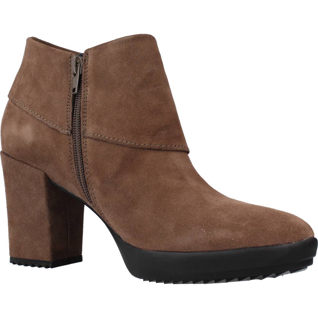 STONEFLY OPRAH VELOUR en color MARRON (5)