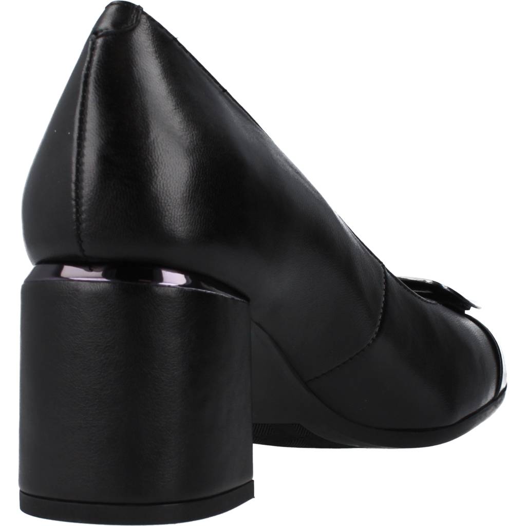 STONEFLY BRIDGET NAPPA en color NEGRO (3)