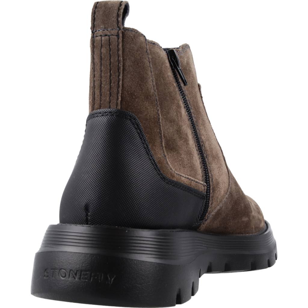 STONEFLY ATHENA VELOUR OIL en color MARRON (3)