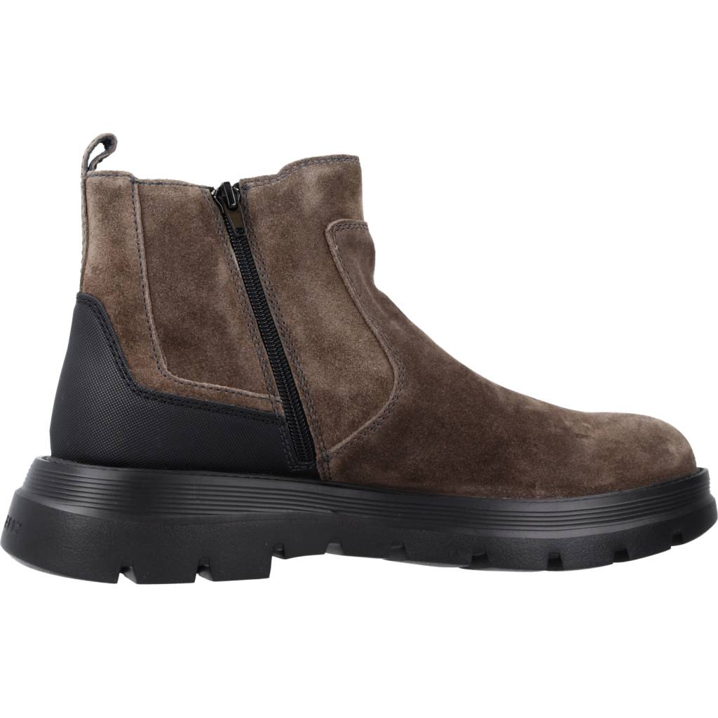 STONEFLY ATHENA VELOUR OIL en color MARRON (4)
