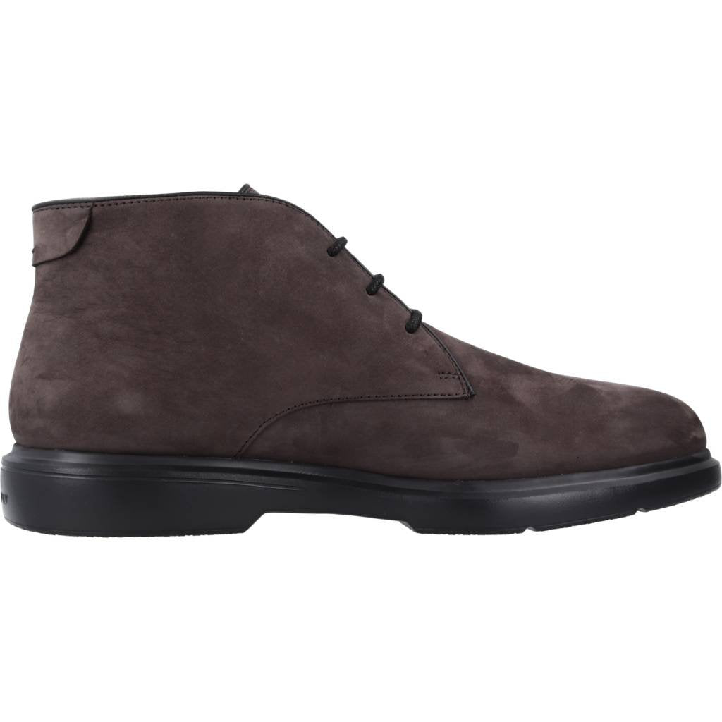 STONEFLY TRUMAN NABUK en color GRIS (4)
