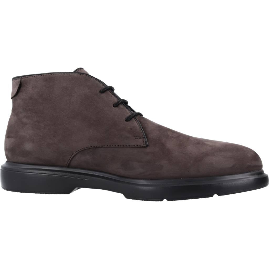 STONEFLY TRUMAN NABUK en color GRIS (5)
