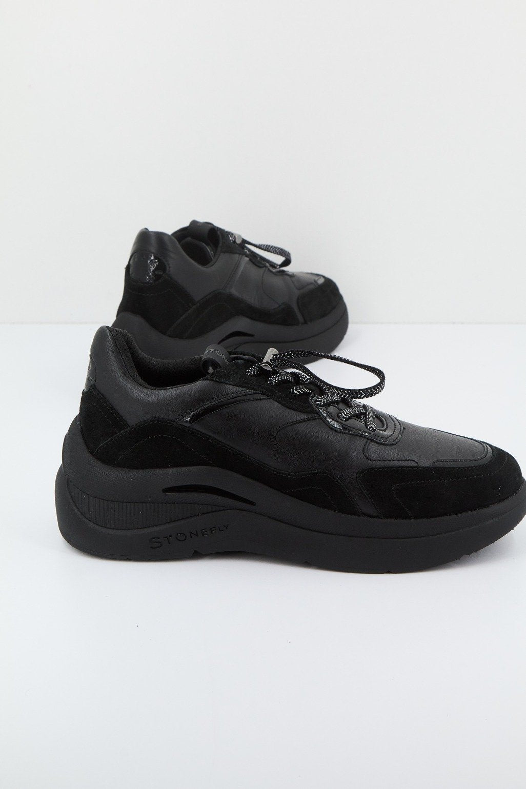 STONEFLY ROCHA VELOUR/NAPPA LTH en color NEGRO (4)