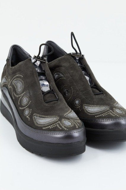 STONEFLY CREAM VELOUR en color GRIS (1)