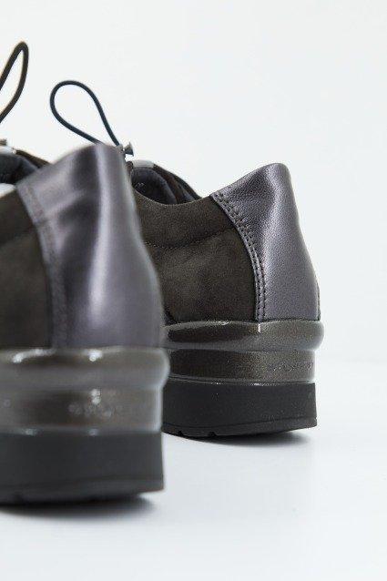 STONEFLY CREAM VELOUR en color GRIS (3)
