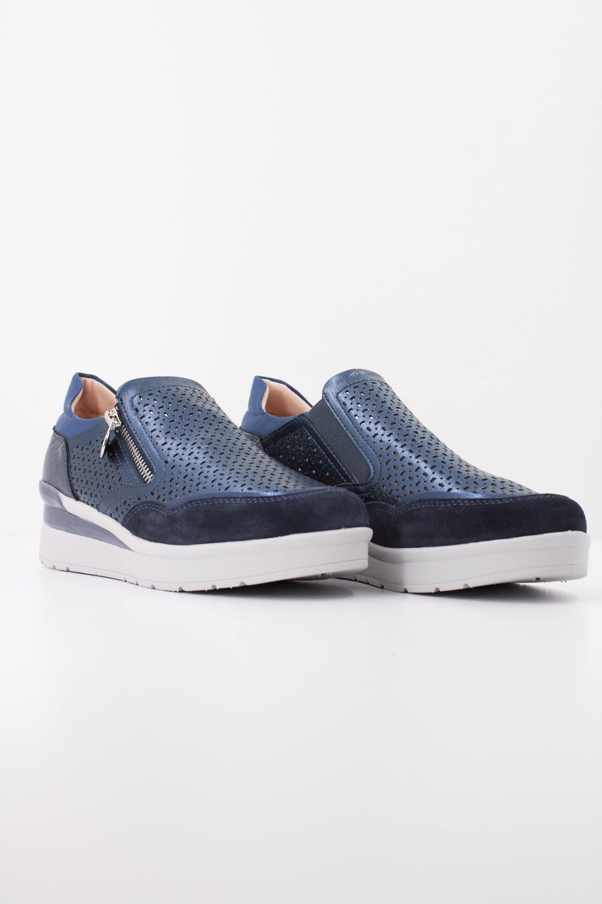 STONEFLY CREAM LAMINATED LTH en color AZUL (2)
