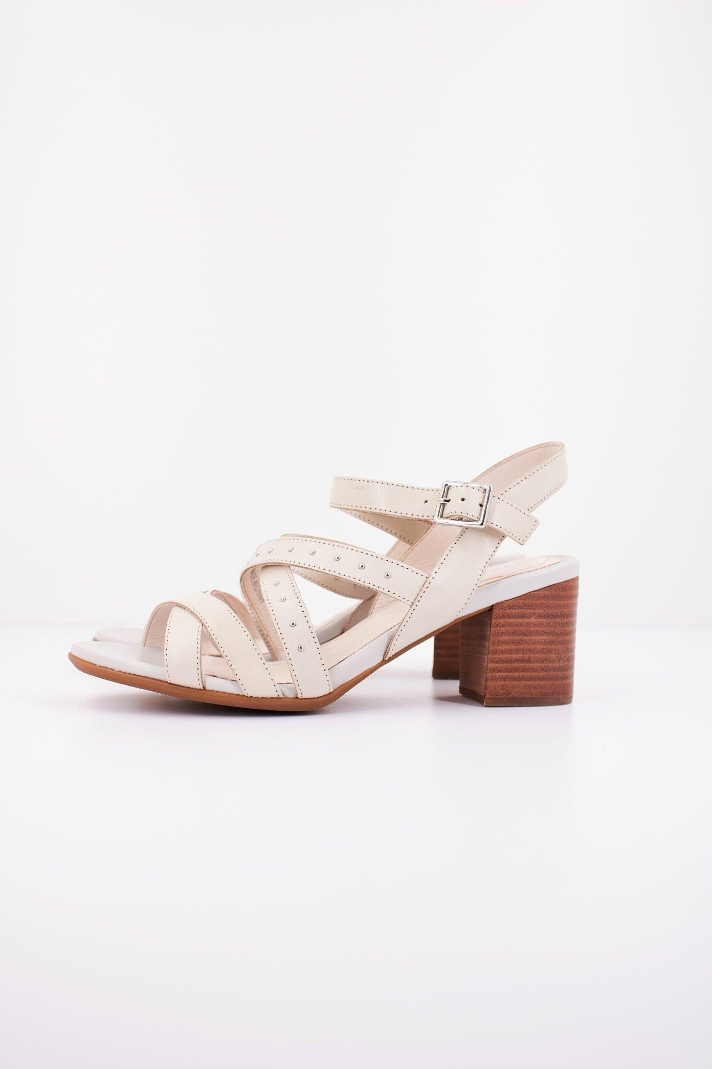 STONEFLY LIZA CALF en color BEIS (1)