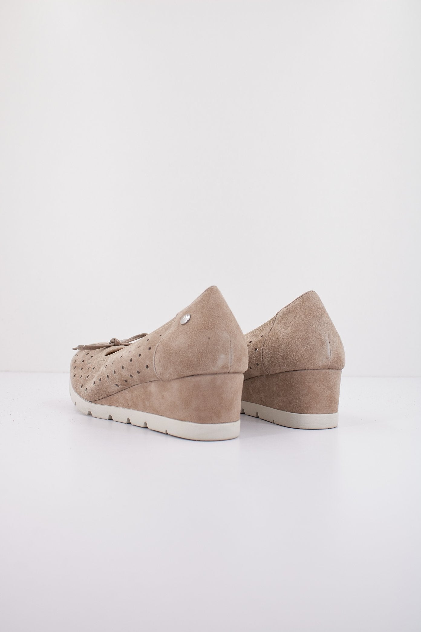 STONEFLY MILLY GOAT SUEDE en color BEIS (3)