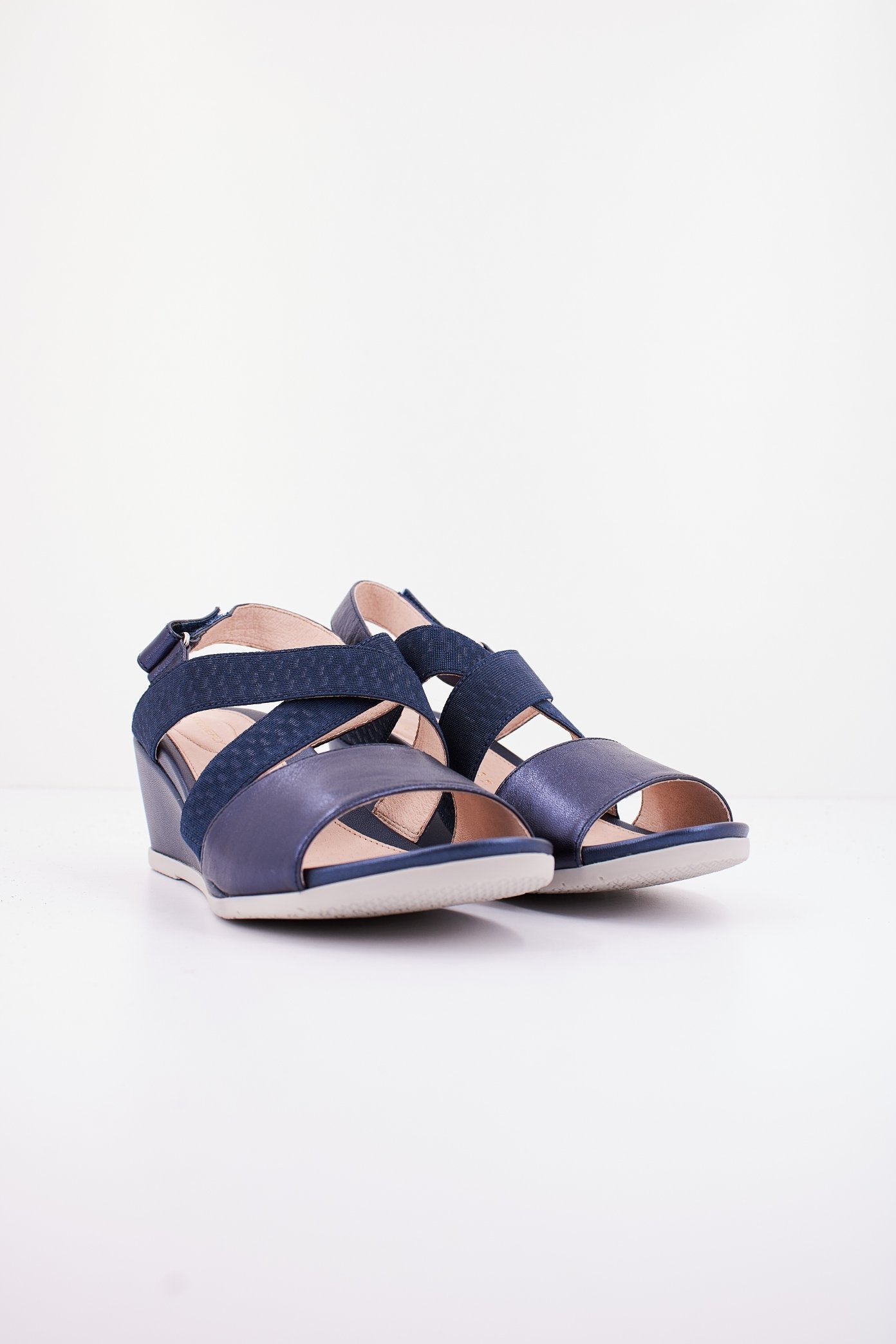 STONEFLY SWEET III LAMINATED LTH en color AZUL (2)