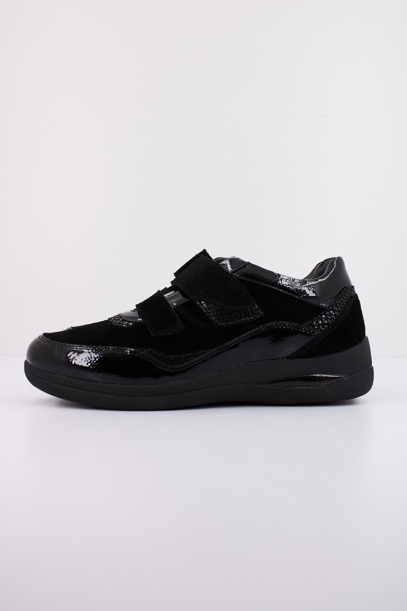 STONEFLY AURORA VELOUR/S PATENT en color NEGRO (1)