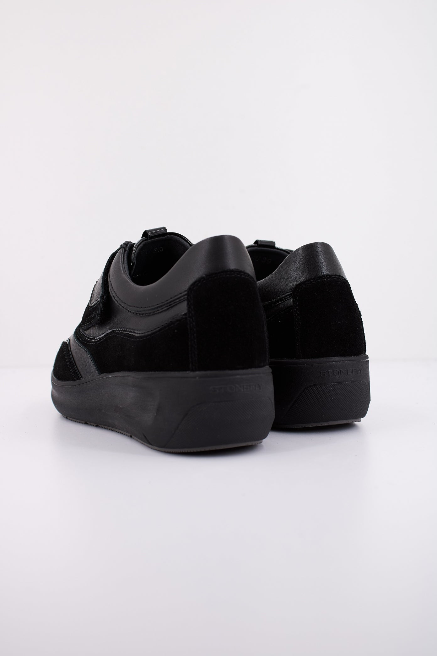 STONEFLY ROCK VELOUR/NAPPA LTH en color NEGRO (4)
