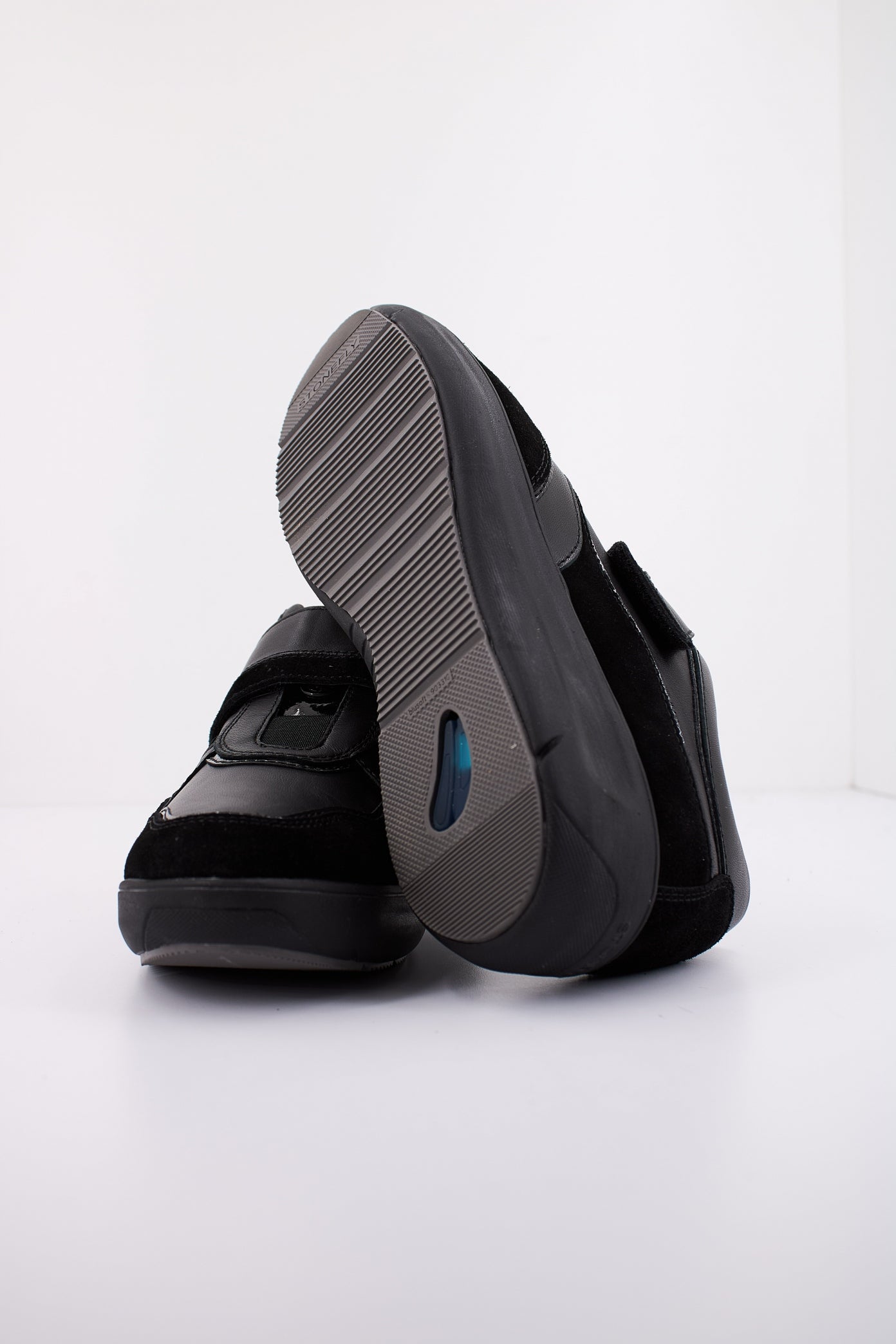 STONEFLY ROCK VELOUR/NAPPA LTH en color NEGRO (5)