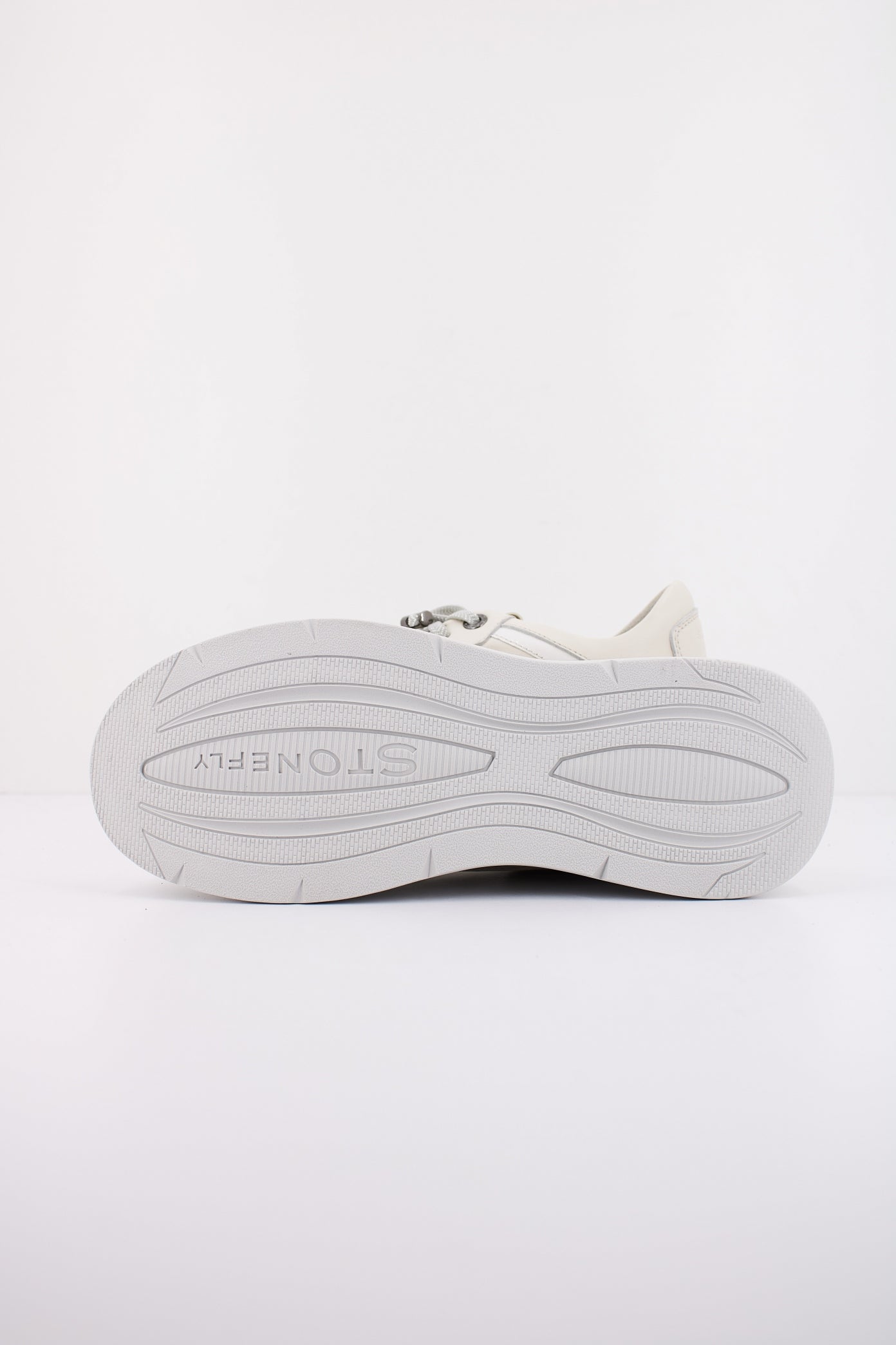 STONEFLY ROCHA NAPPA LTH/PATENT LTH en color BLANCO (5)