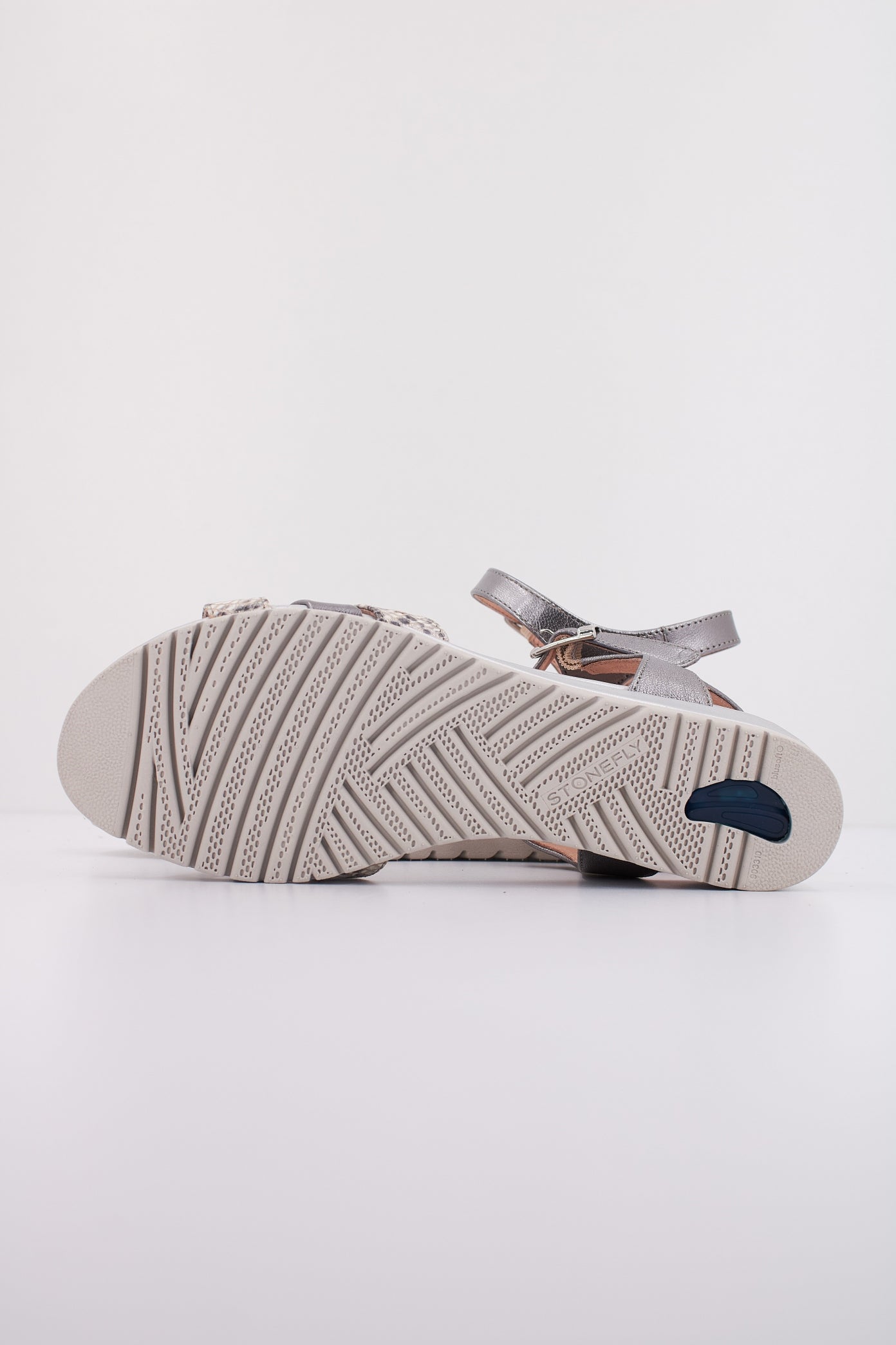 STONEFLY CHER SNAKE EMBOSSED LTH/L en color PLATA (5)