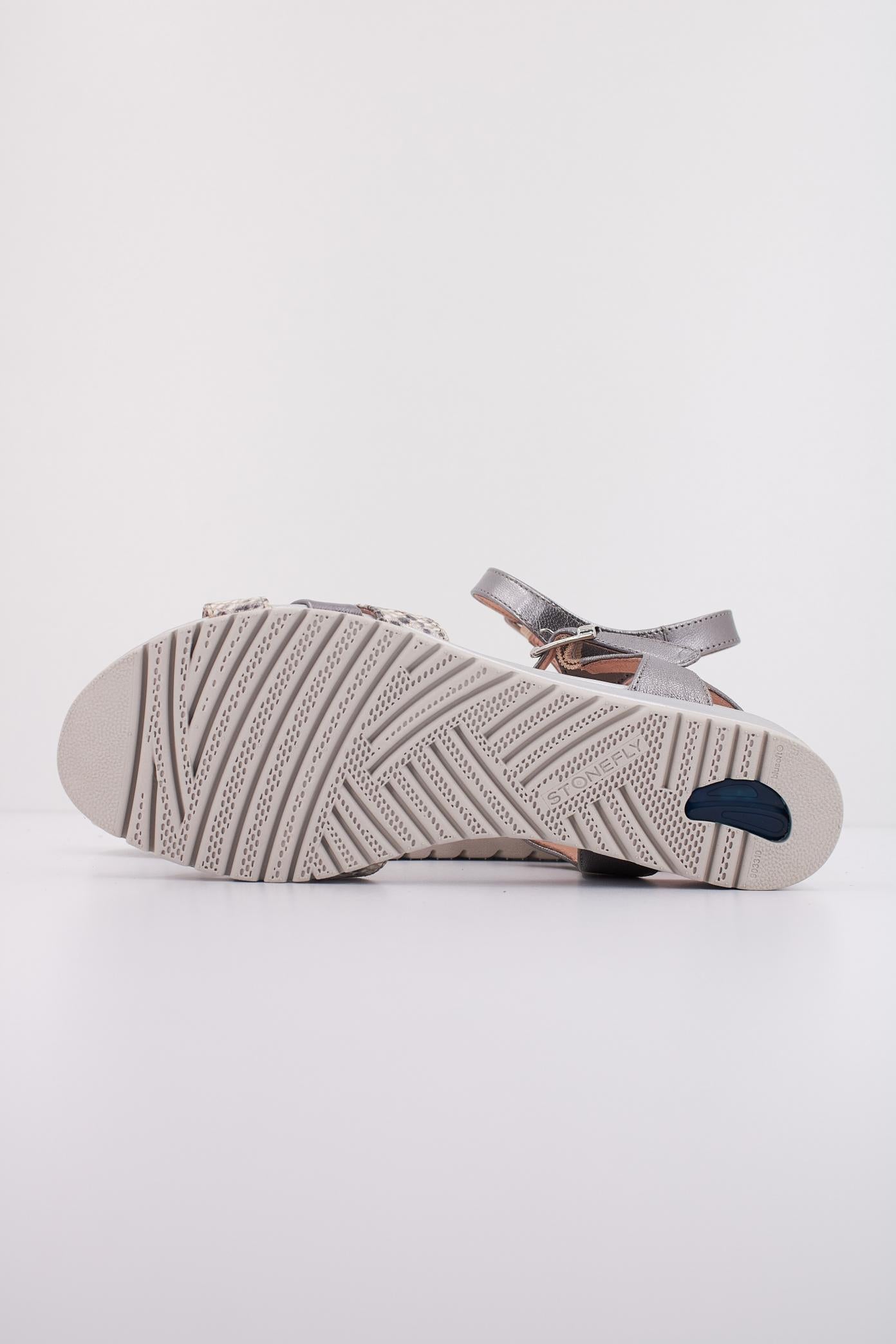 STONEFLY CHER SNAKE EMBOSSED LTH/L en color PLATA (5)