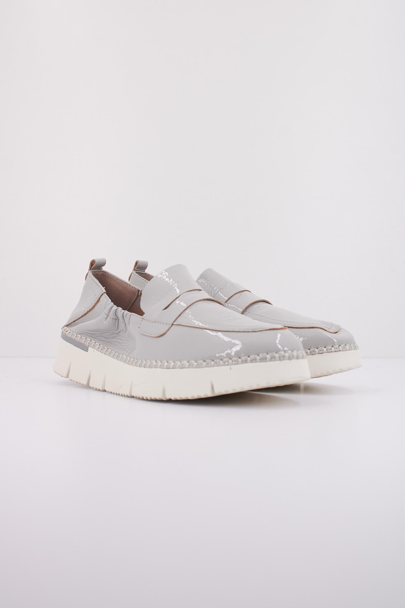 STONEFLY ELITTE LADY NAPLACK en color GRIS (1)
