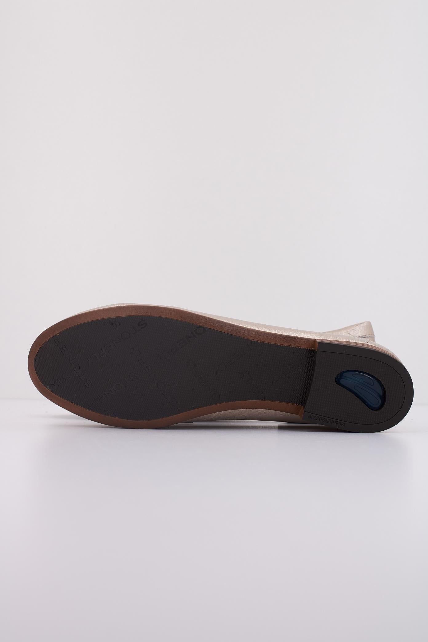 STONEFLY ADEL LAMINATED LTH en color PLATA (5)