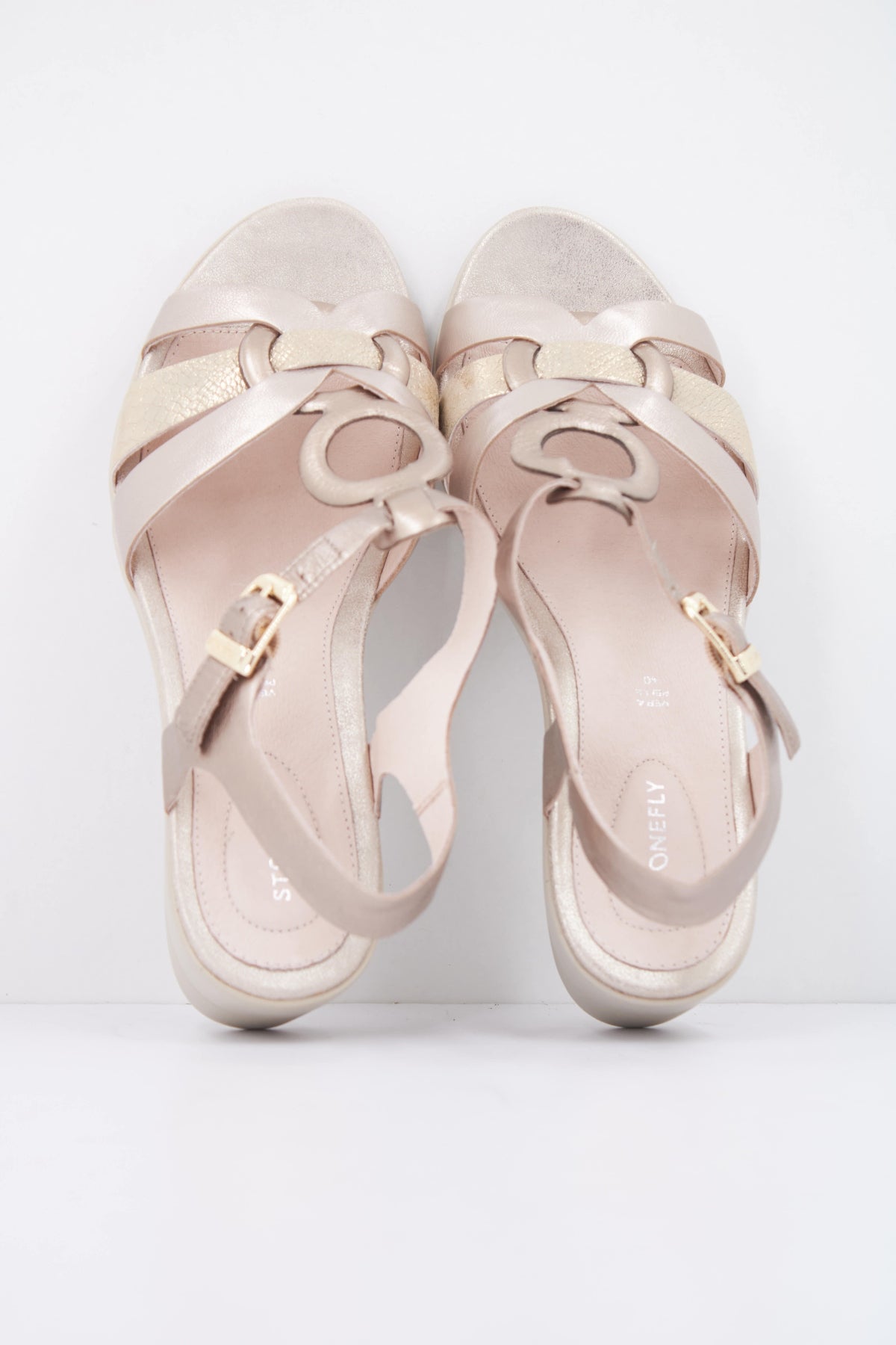 STONEFLY VANITY III en color ORO (3)