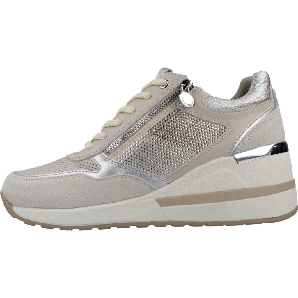 STONEFLY MINA GOAT SUEDE NAPPA LTH en color BEIS (2)