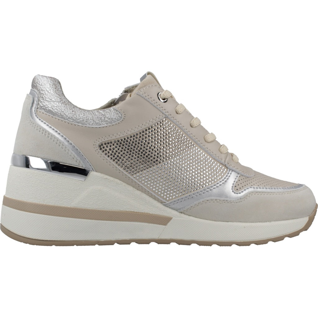 STONEFLY MINA GOAT SUEDE NAPPA LTH en color BEIS (4)