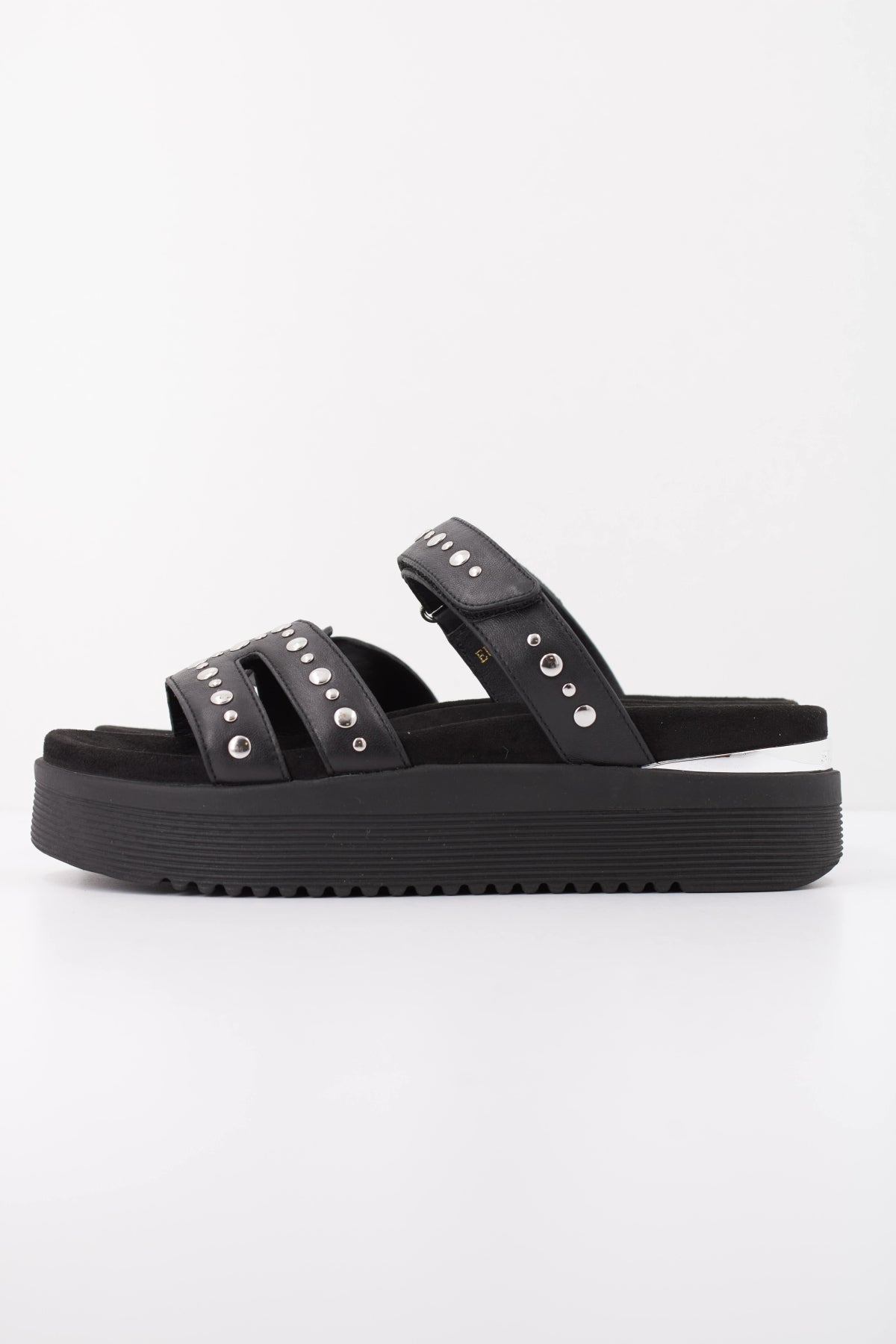 STONEFLY ELENA NAP STUDS en color NEGRO (1)