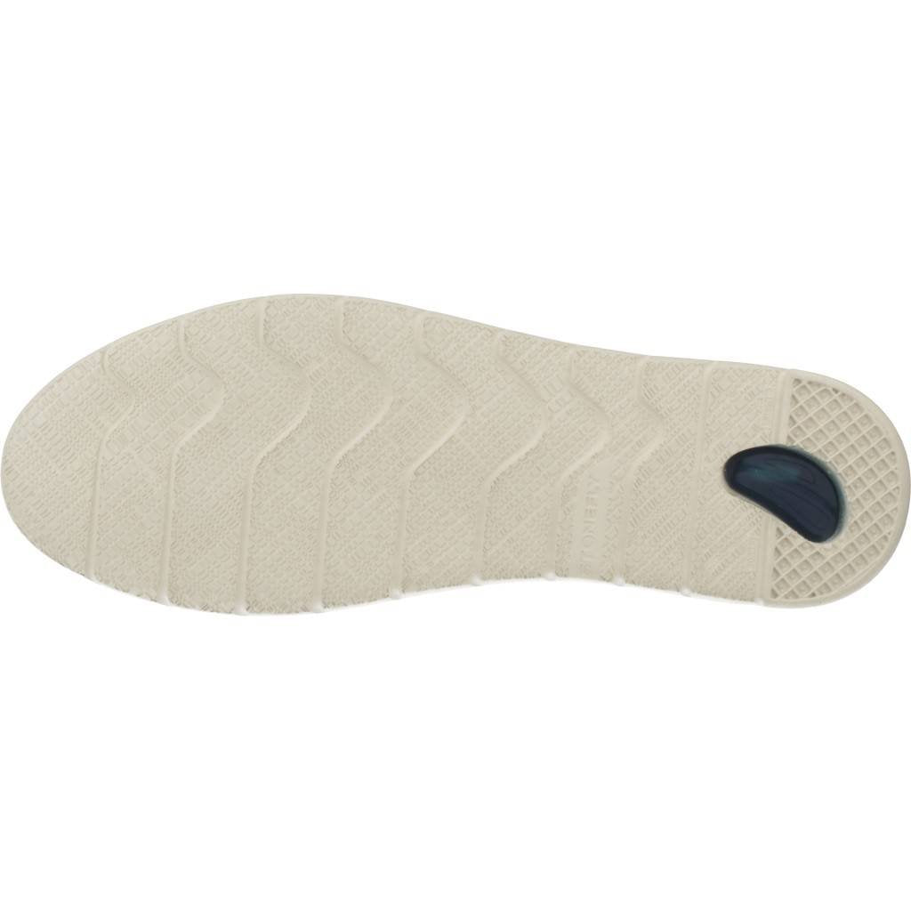 STONEFLY SARYN LAMINATED LTH en color ORO (7)