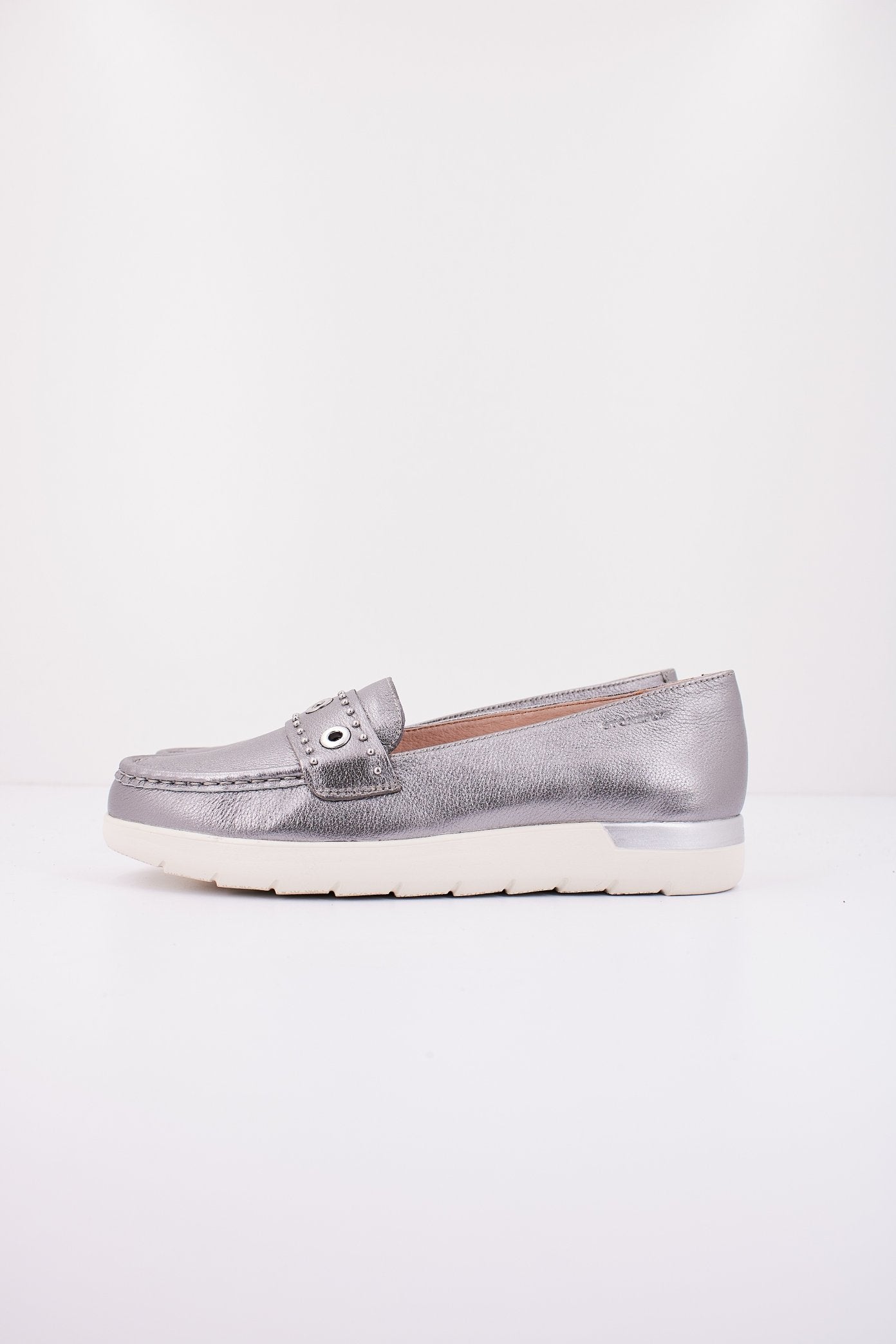 STONEFLY SARYN LAMINATED LTH en color PLATA (1)