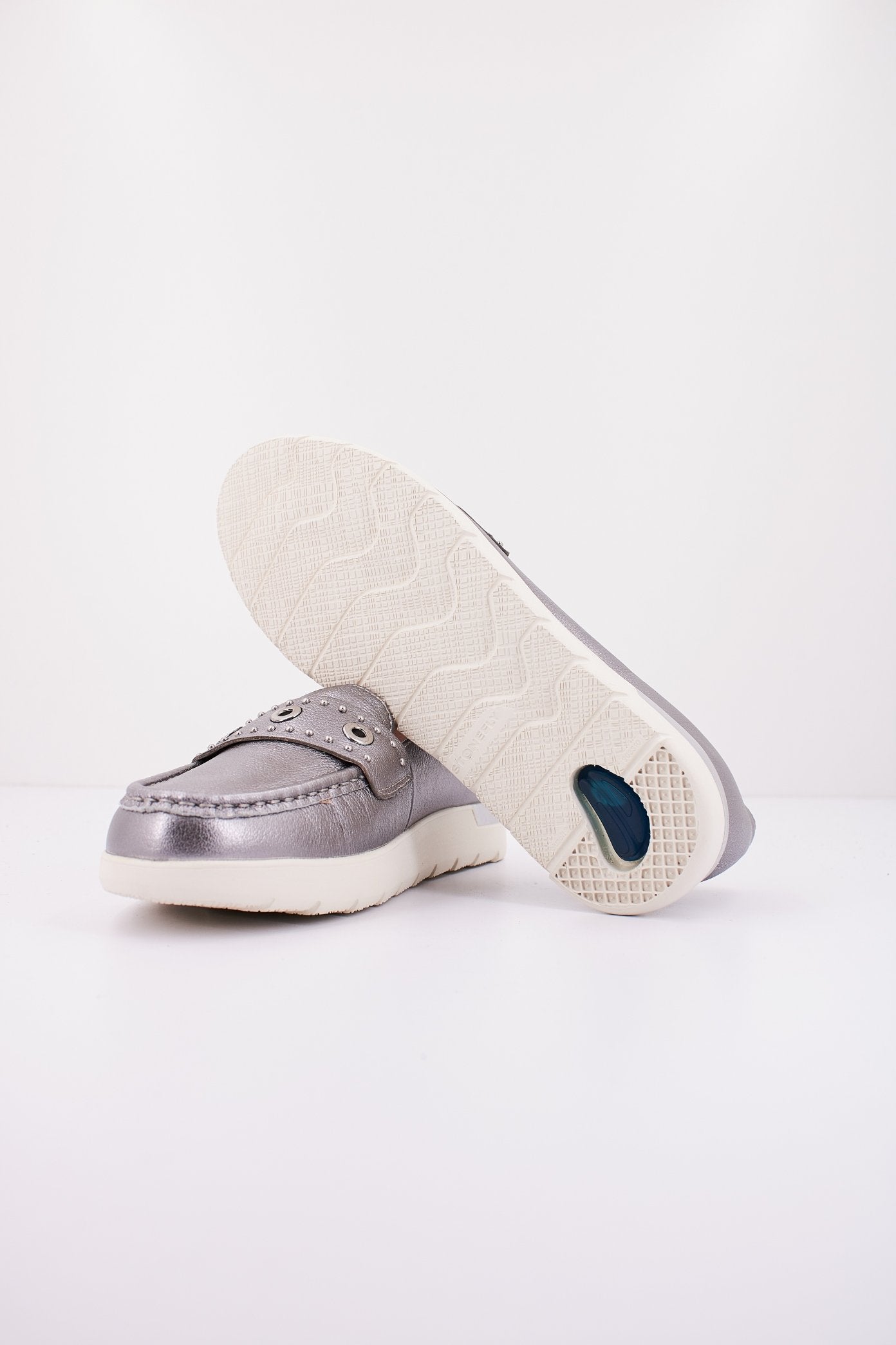 STONEFLY SARYN LAMINATED LTH en color PLATA (4)