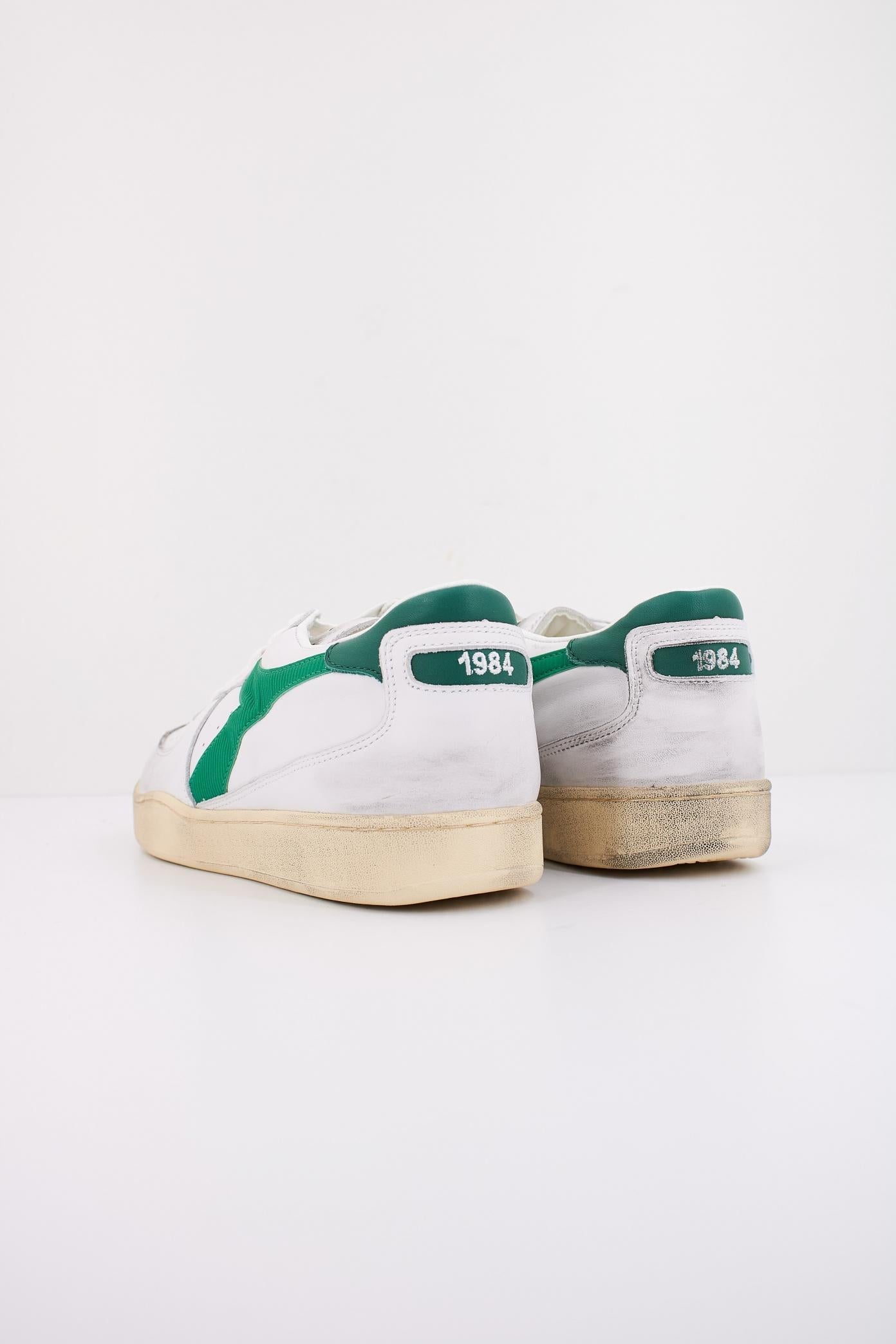 DIADORA HERITAGE BASKET LOW USED en color BLANCO (4)