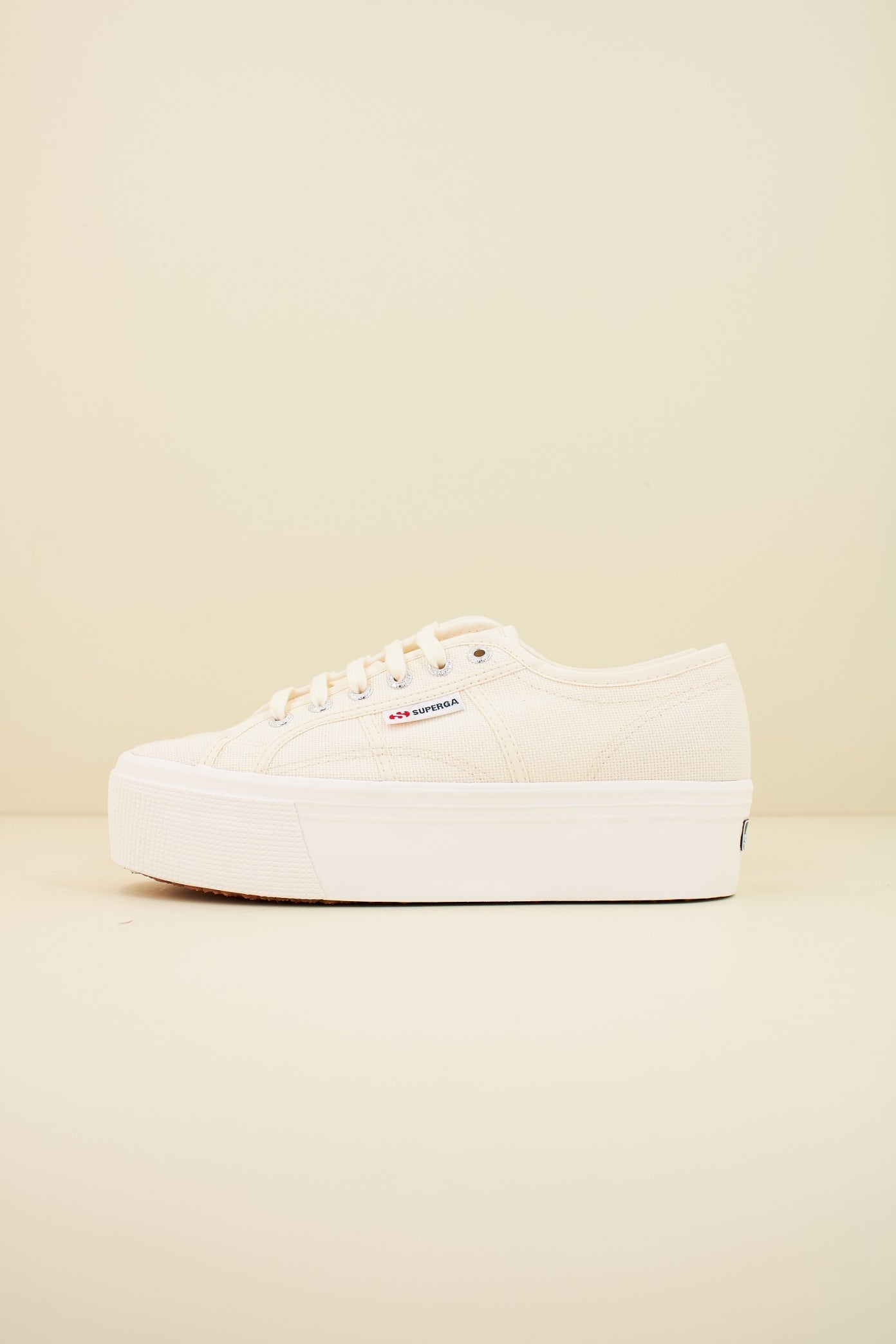 SUPERGA SLW en color BEIS (1)
