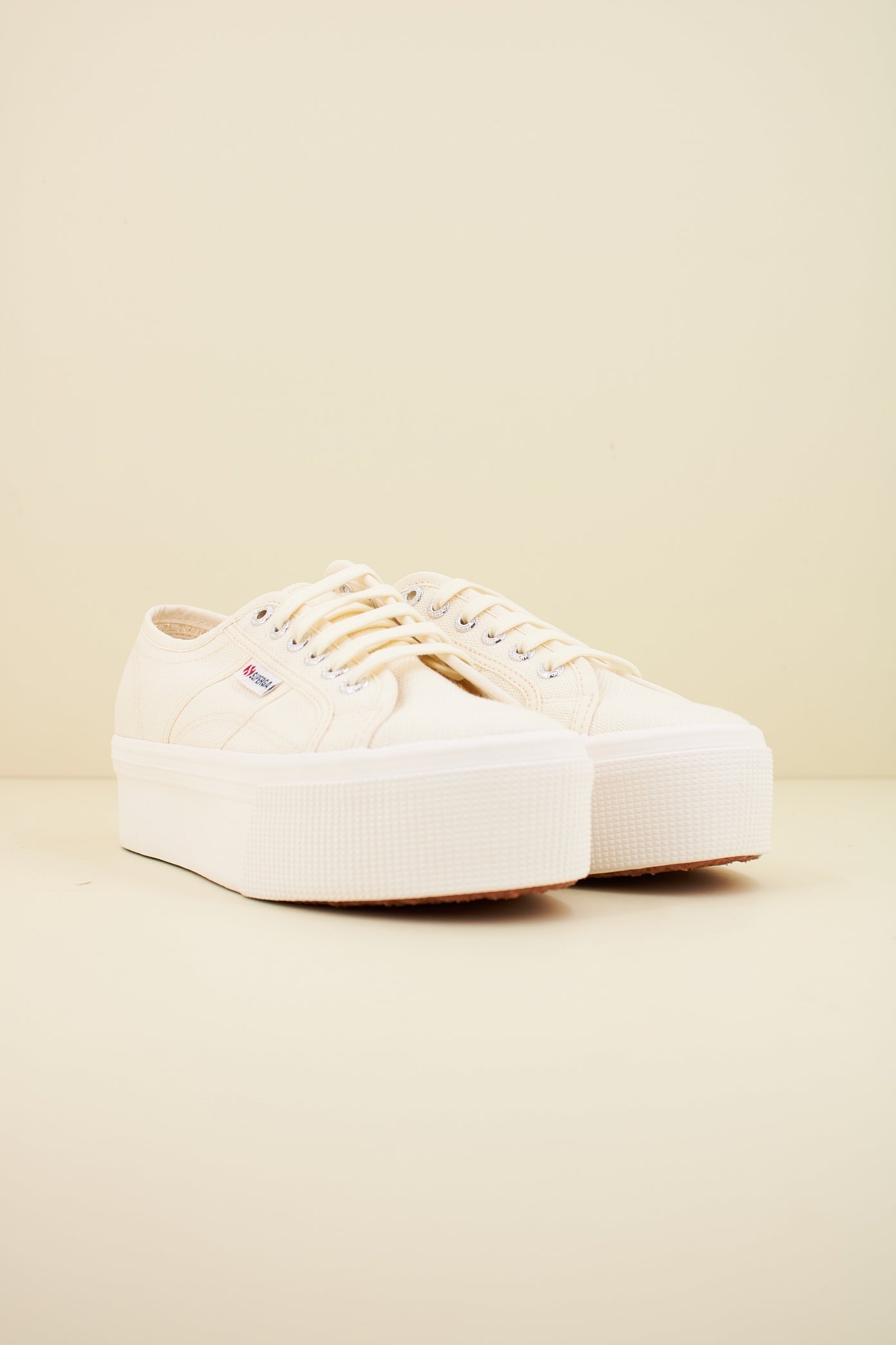 SUPERGA SLW en color BEIS (2)