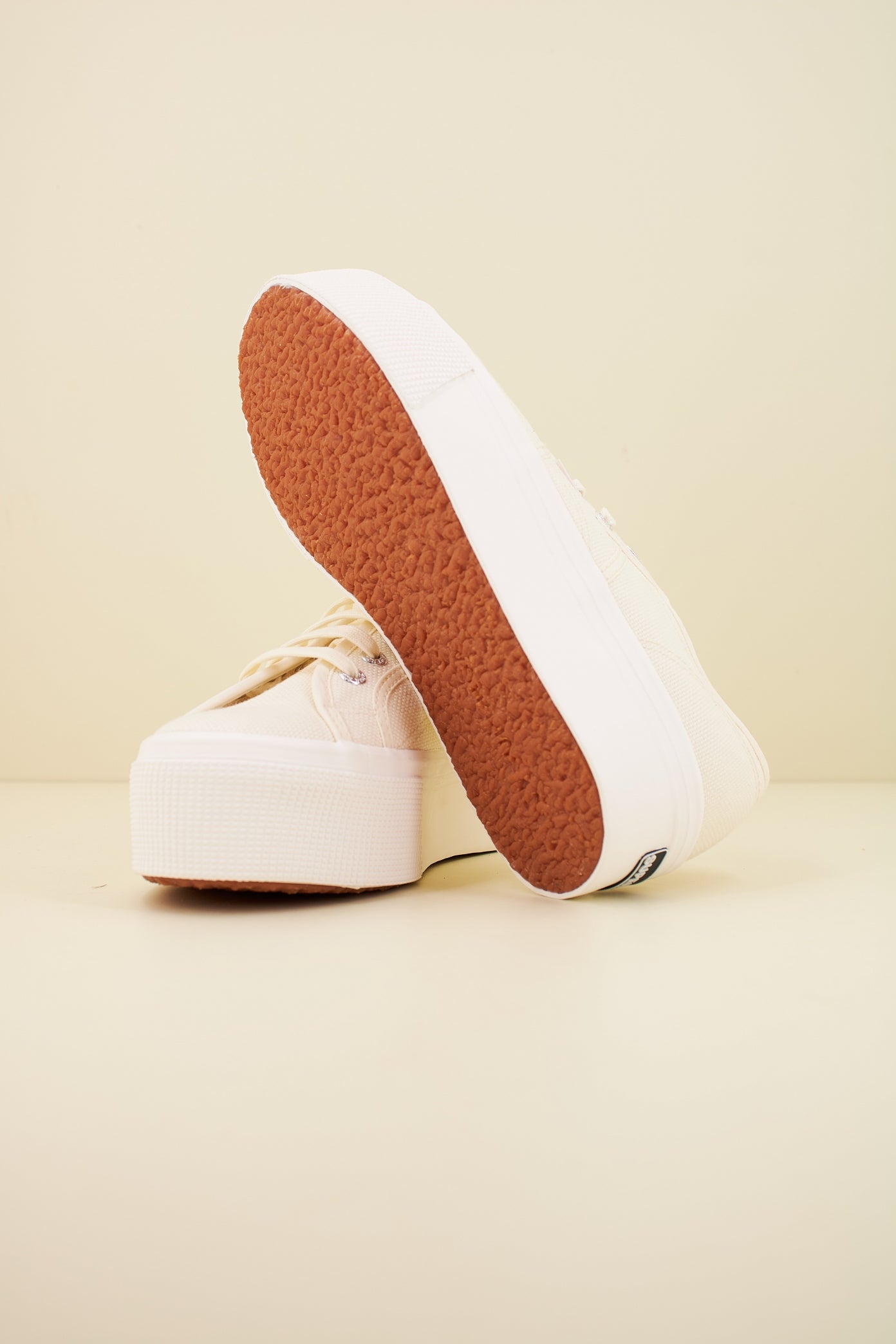 SUPERGA SLW en color BEIS (4)