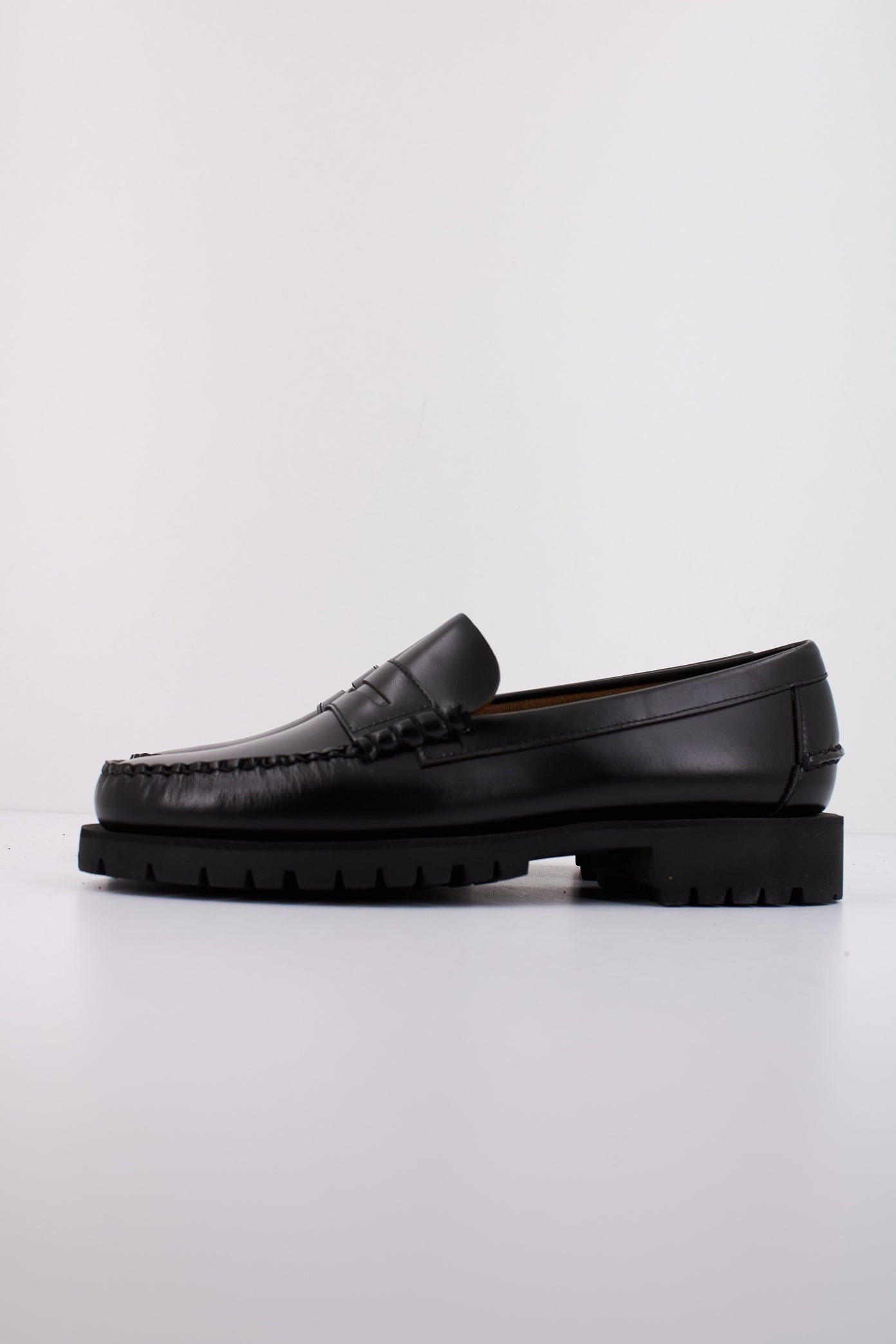 SEBAGO DAN LUG en color NEGRO (1)
