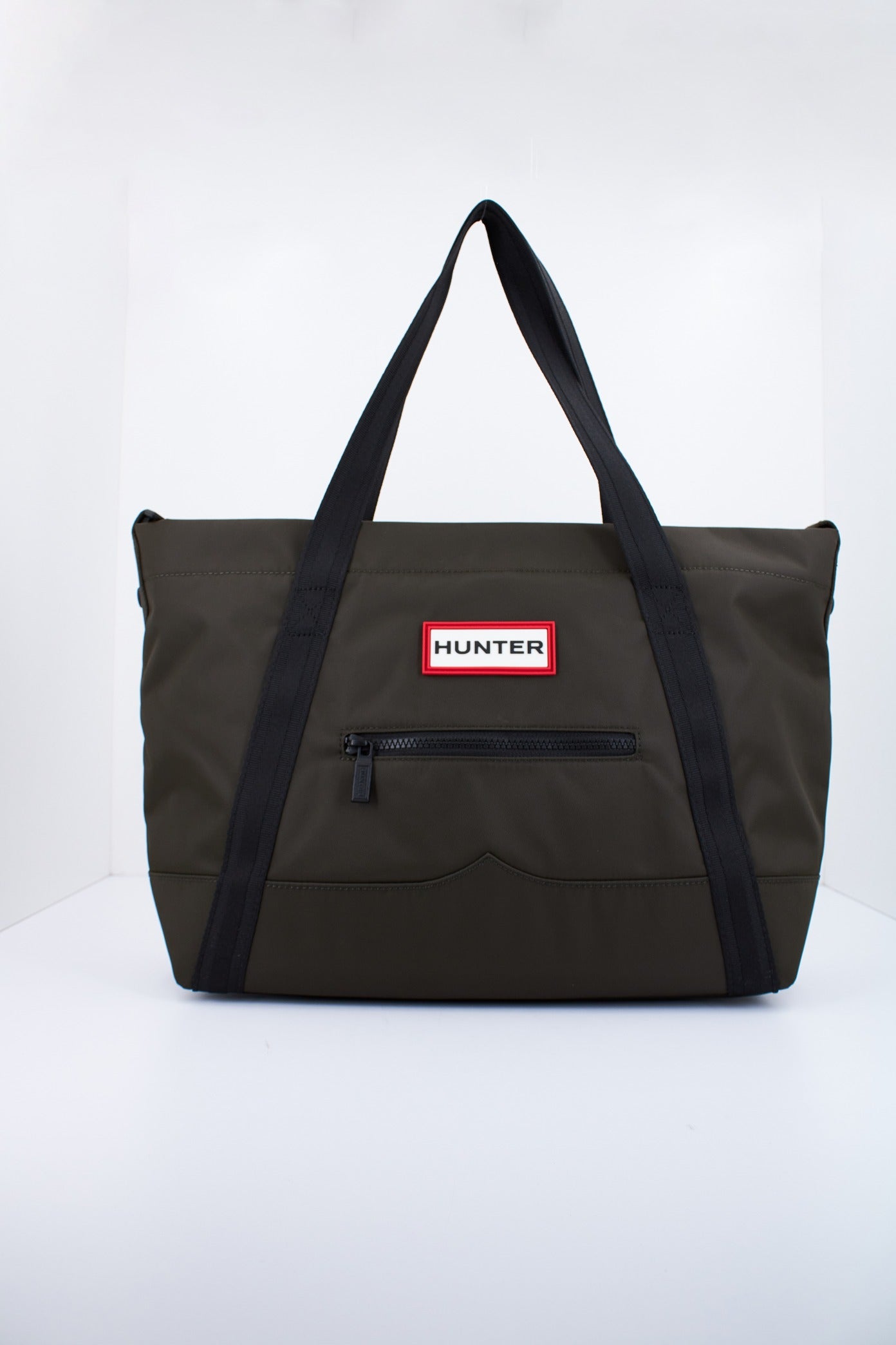 HUNTER TOTE NYLON MIDI en color VERDE (2)