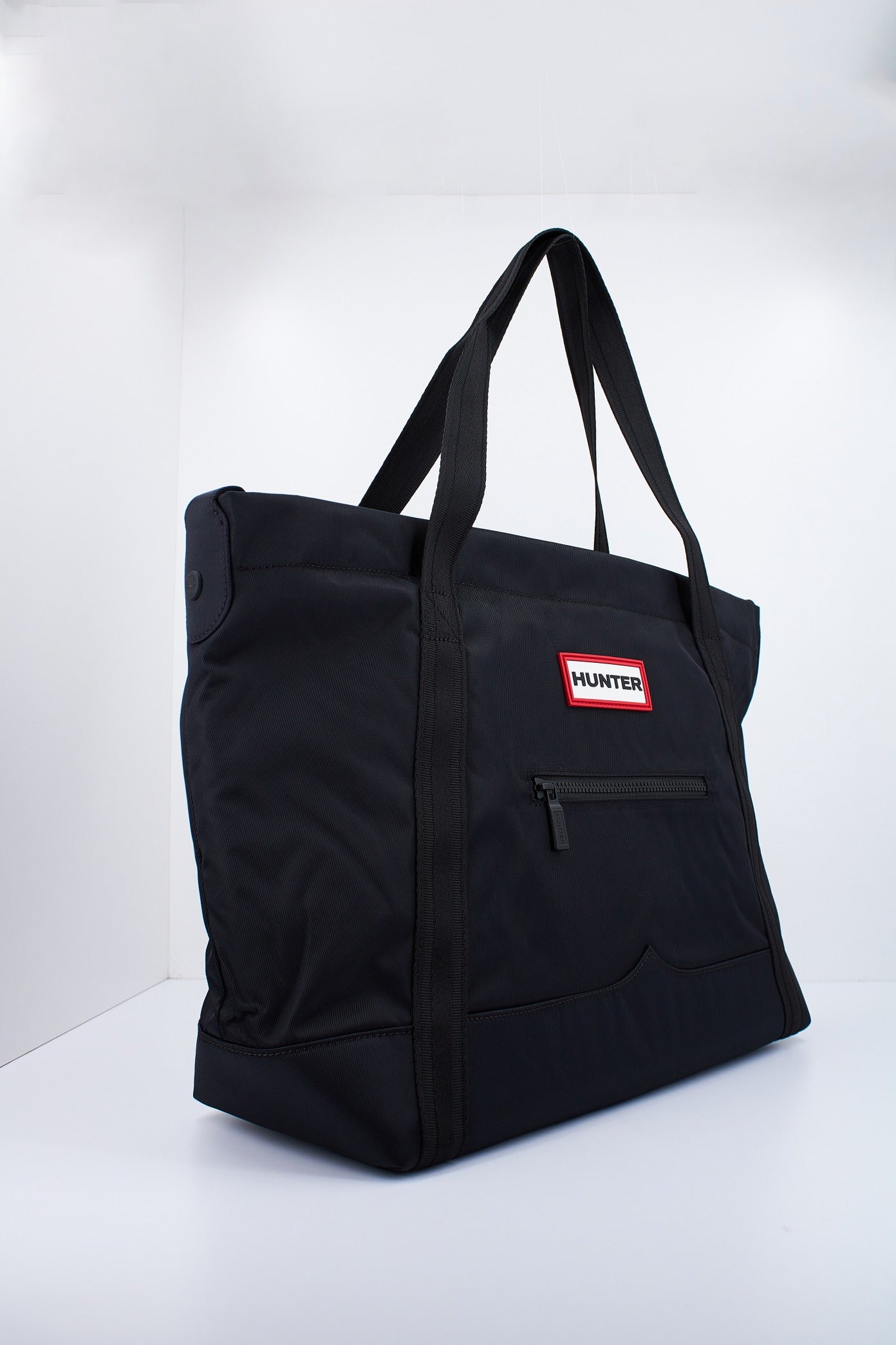 HUNTER TOTE NYLON LARGE en color NEGRO (3)