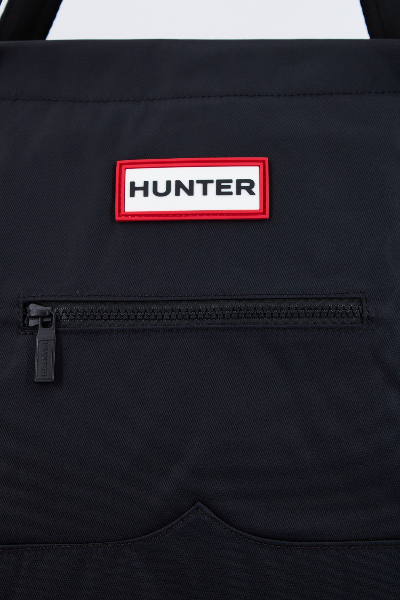 HUNTER TOTE NYLON LARGE en color NEGRO (4)