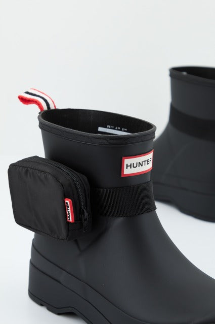 HUNTER W PLAY SHORT POUCH en color NEGRO (4)