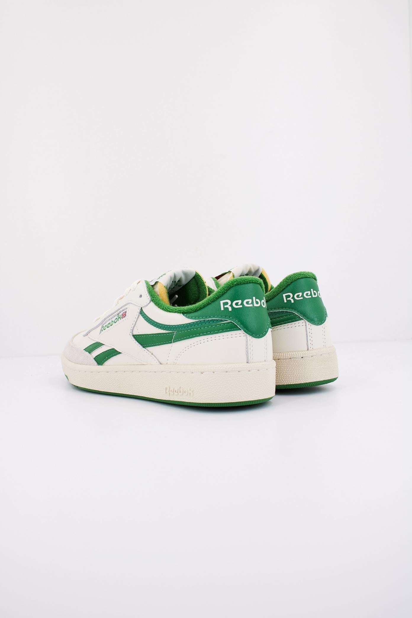 REEBOK CLUB C REVENGE VINTAGE en color BLANCO (4)