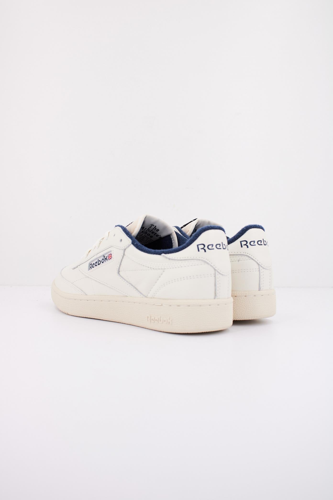 REEBOK CLUB C VINTAGE en color BLANCO (4)