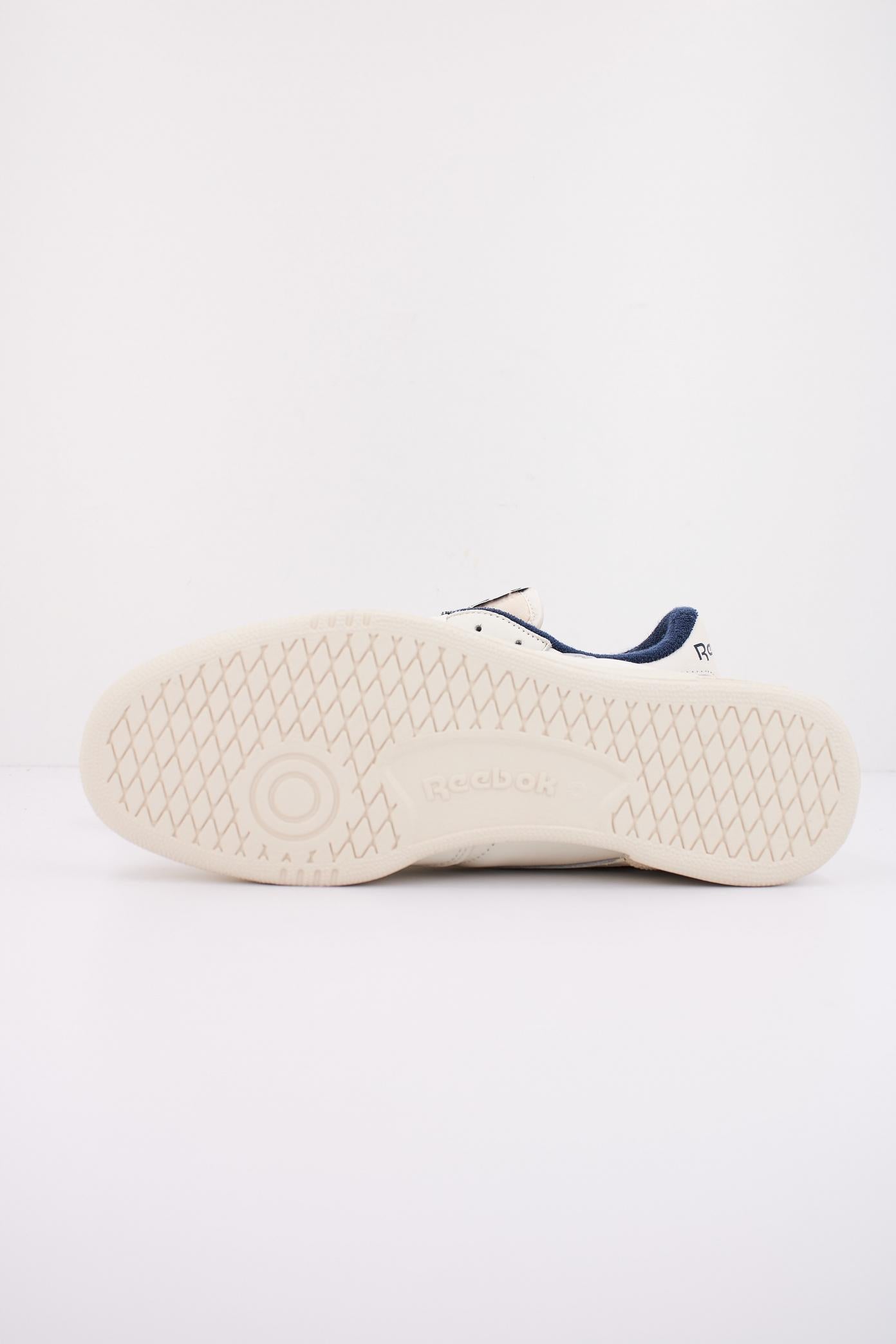 REEBOK CLUB C VINTAGE en color BLANCO (5)