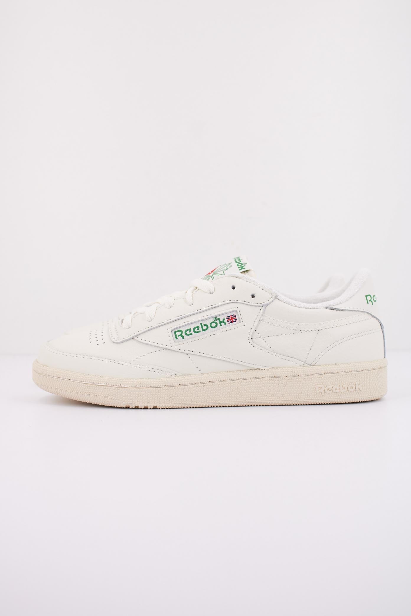 REEBOK CLUB C VINTAGE en color BEIS (1)