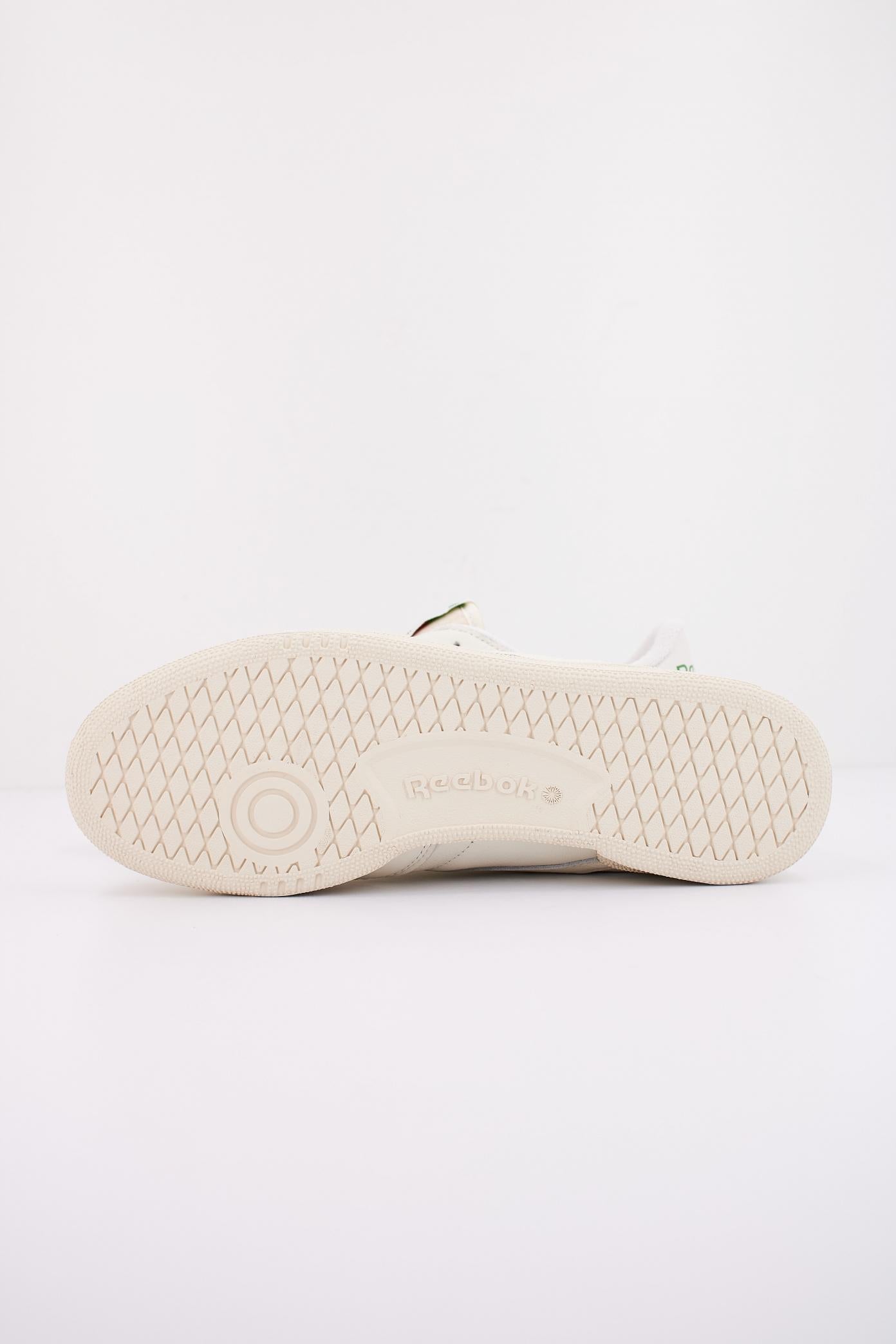 REEBOK CLUB C VINTAGE en color BEIS (5)